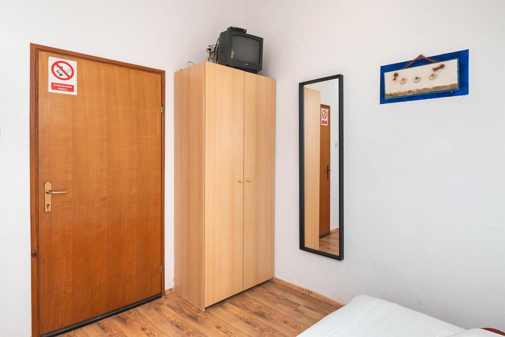 Apartments And Rooms Mladen فوديس المظهر الخارجي الصورة